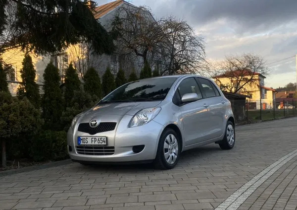 podkarpackie Toyota Yaris cena 16500 przebieg: 145000, rok produkcji 2007 z Częstochowa